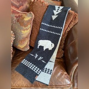PENDLETON Authentic LIKE NEW Western Buffalo Reversible Winter Wool Scarf